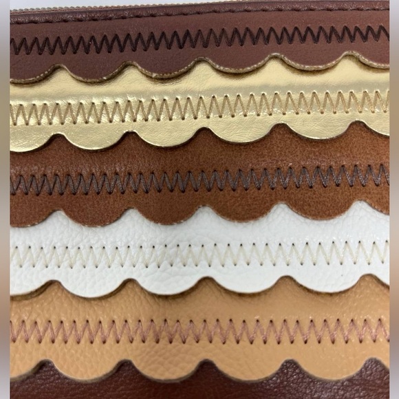 Relic Women’s Takeaway Scalloped Clutch in Great Condition - Picture 12 of 12